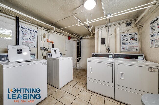 Building Photo - 1059 Normandie Ave