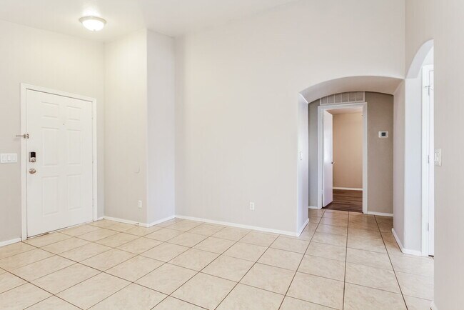 Building Photo - 13117 N El Frio St