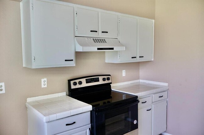Building Photo - 14054 Bell Towne Dr
