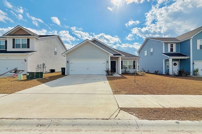 Building Photo - AVAILABLE NOW! (Pet Friendly)