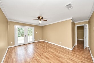 Building Photo - 1535 Pleasantville Dr