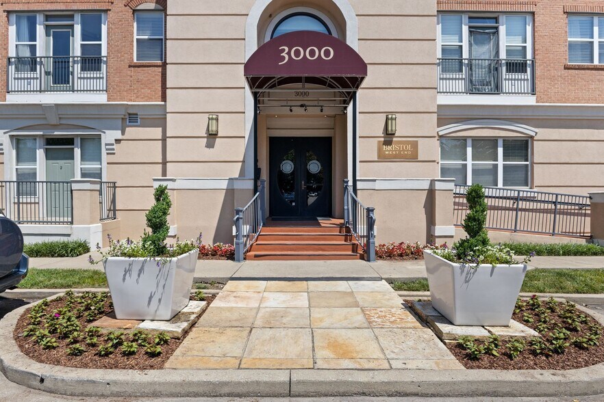 Building Photo - 3000 Vanderbilt Pl