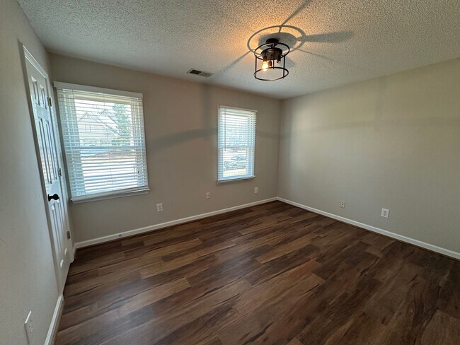 Building Photo - 2881 Wynford Dr S W