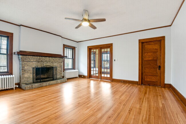 Primary Photo - 3900 Sheridan Ave S