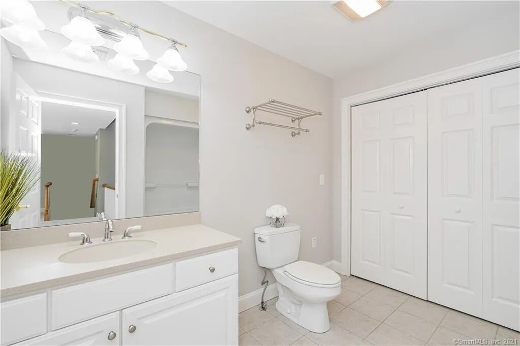 2nd fl Full bathroom - 6 Wyeth Dr