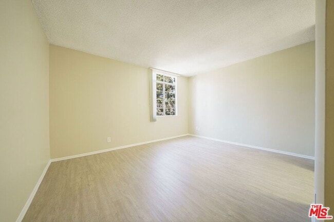 Building Photo - 456 S Harvard Blvd