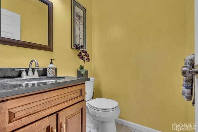 Building Photo - 47 Woodland Way