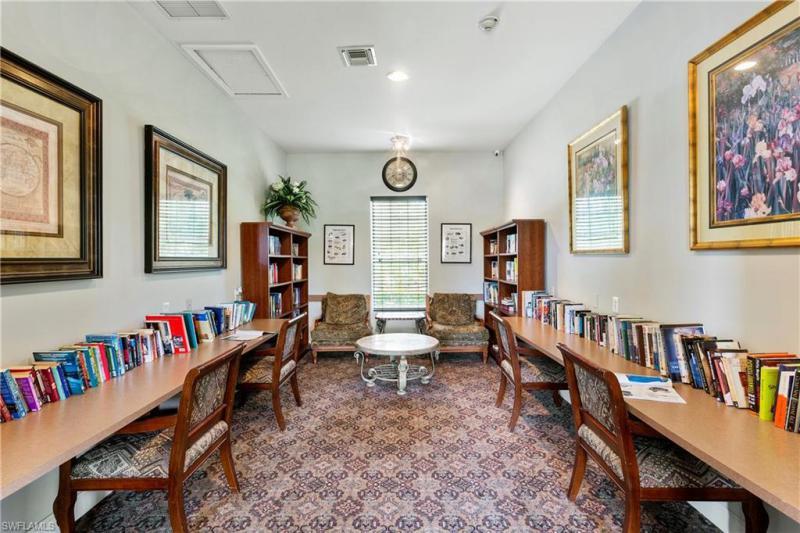 Building Photo - 1865 Florida Club Dr