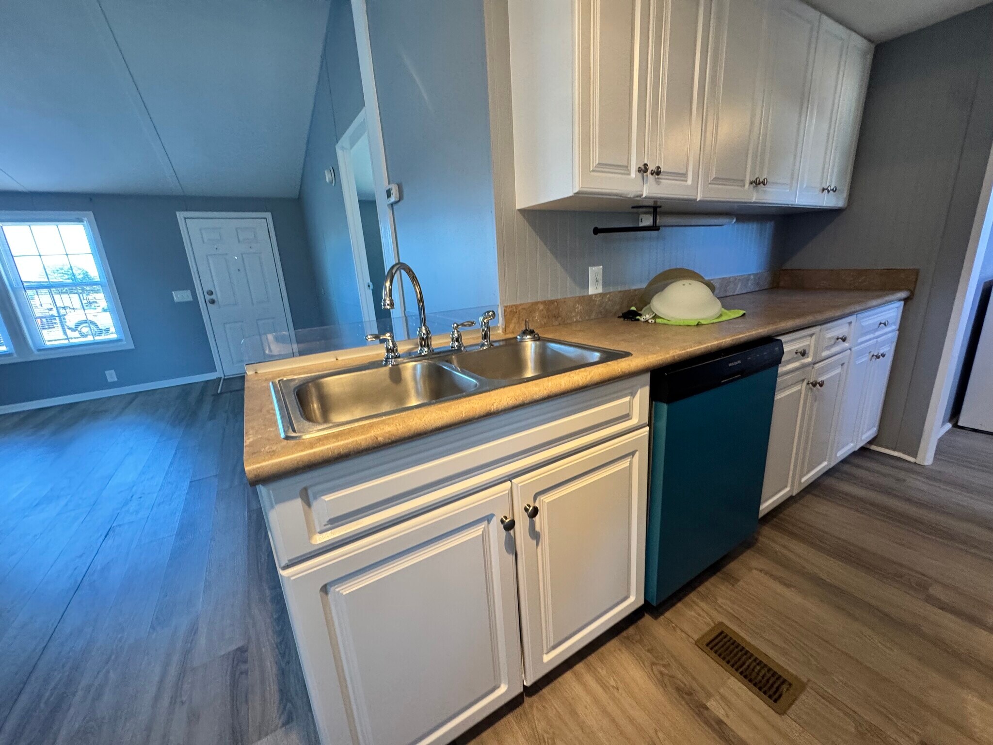 Building Photo - 3739 Whispering Pines Dr