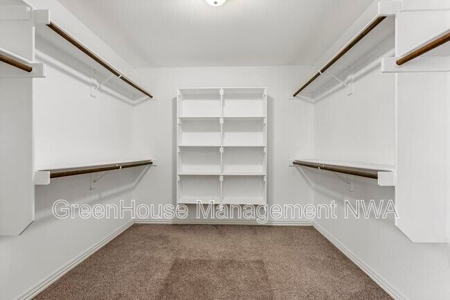 Building Photo - 4405 SW Eggersway Pl