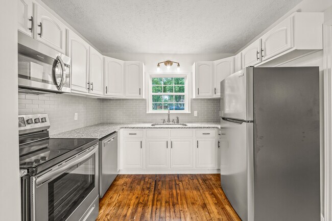 kitchen - 1028 Womack Ave