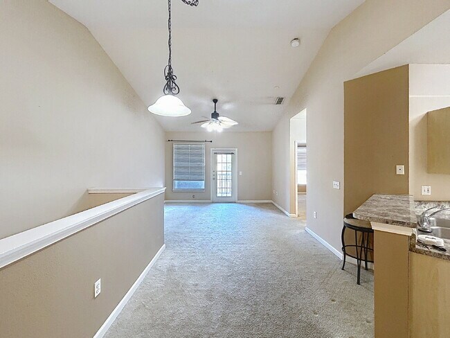 Building Photo - 10471 Villa View Cir
