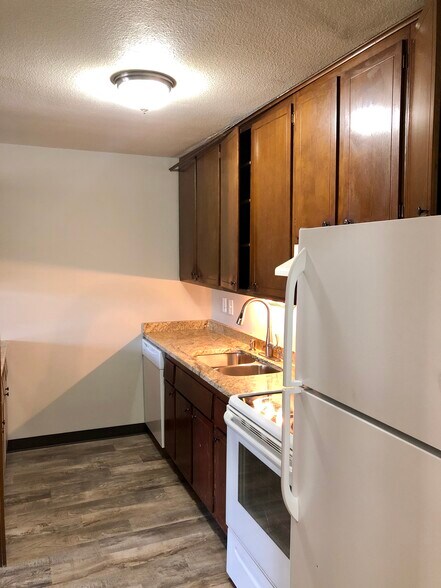 Building Photo - 4014 15th Ave S