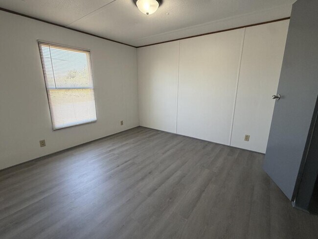 Building Photo - 11952 Snow Creek Rd