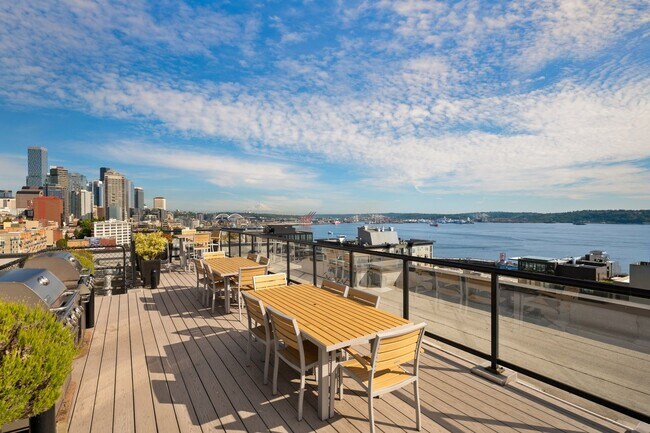 Building Photo - Beautiful Studio in Belltown