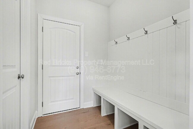 Building Photo - 4611 Tulle Dr