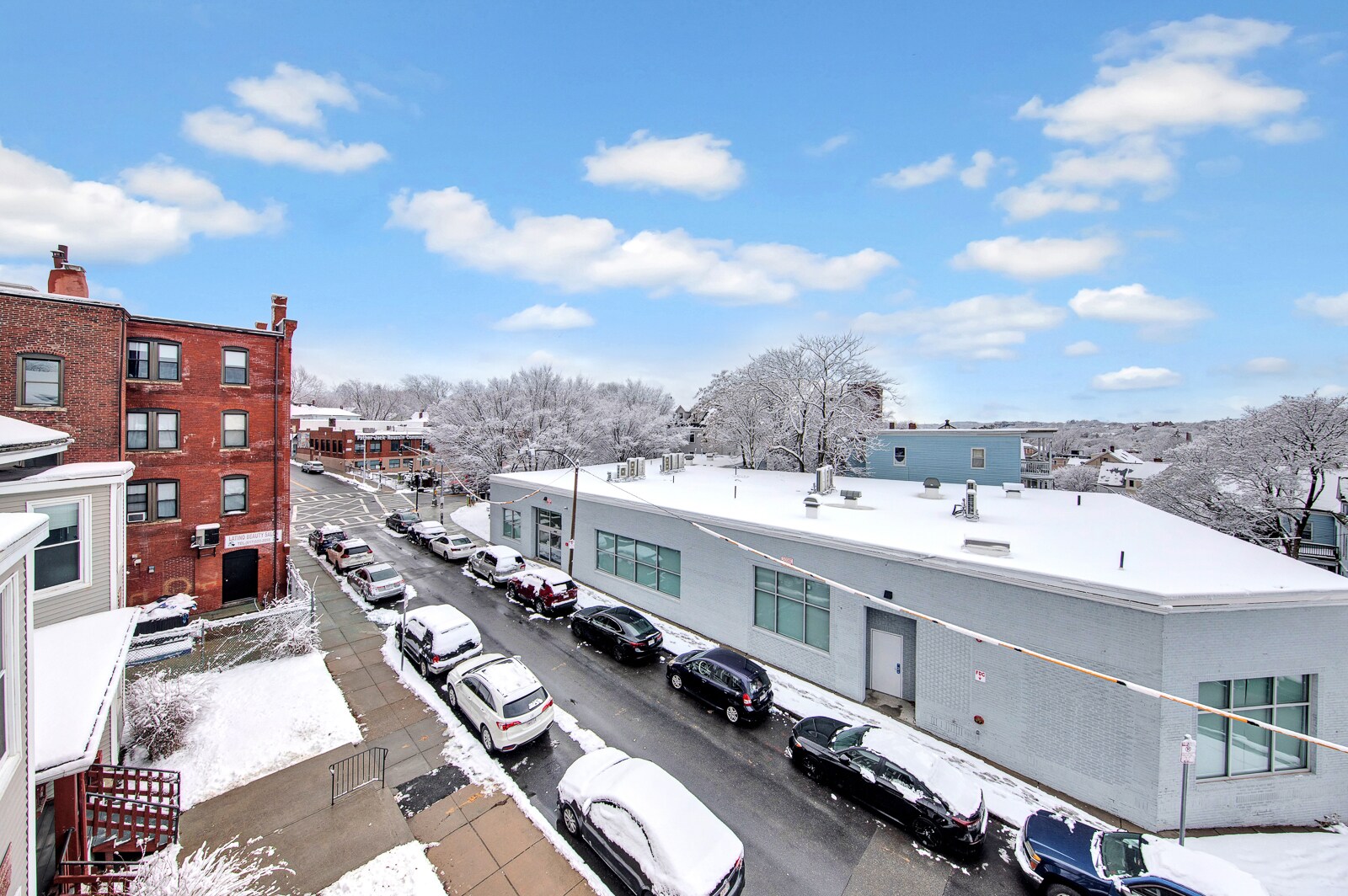 Building Photo - 105 School St