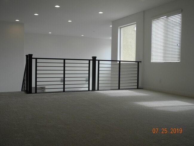 Building Photo - 1051 Whitworth Ave
