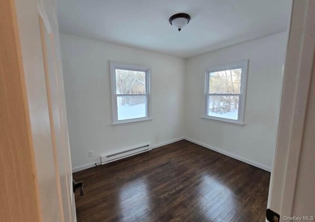 Building Photo - 182 Rock Hill Dr