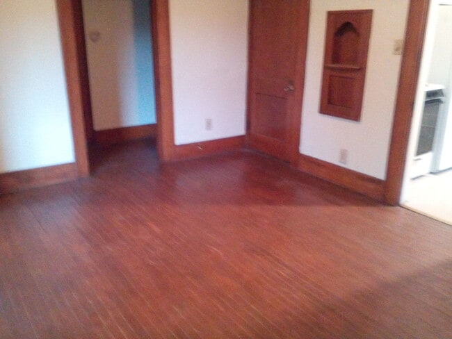 Building Photo - Cozy Two-Bedroom 1736 St. Joesph. Blvd