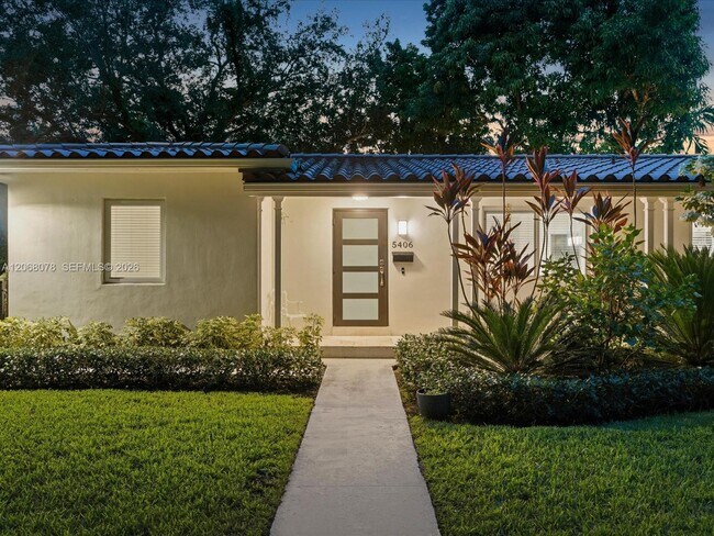 Building Photo - 5406 S Le Jeune Rd