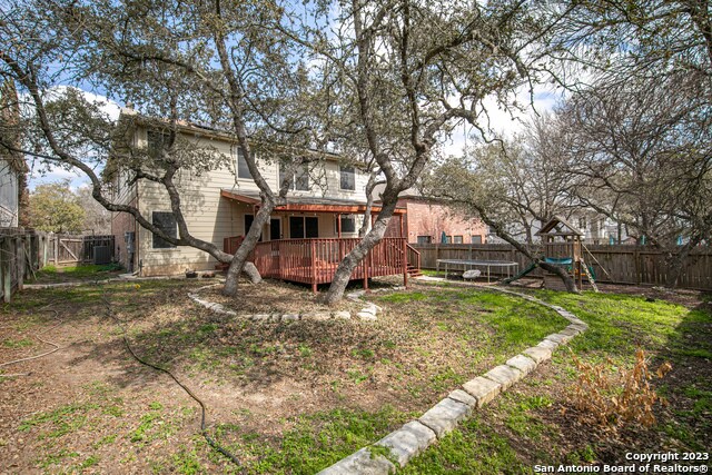 Building Photo - 1411 Kingsbridge