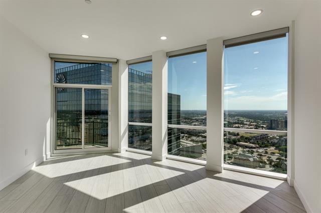 Building Photo - 500 Throckmorton St