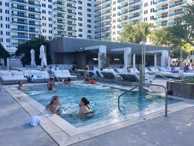 Building Photo - 2301 Collins Ave