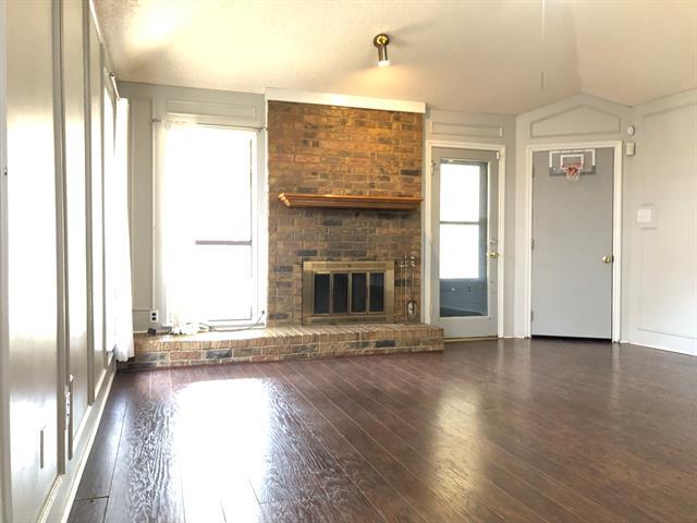 Building Photo - 2135 Cordoba Dr