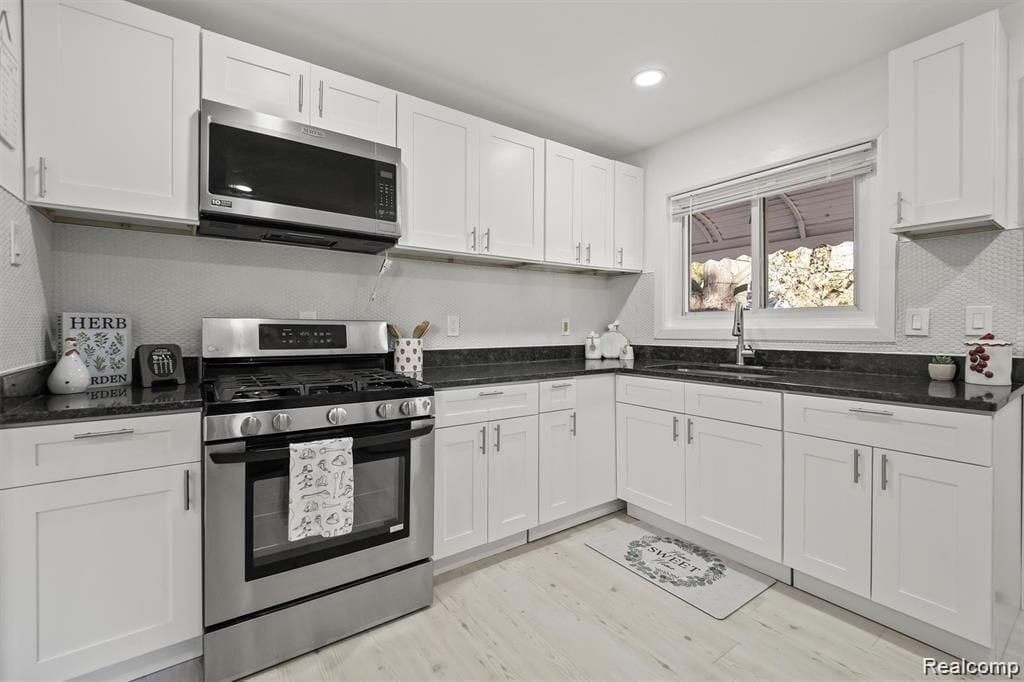 Building Photo - 5749 Detroit St