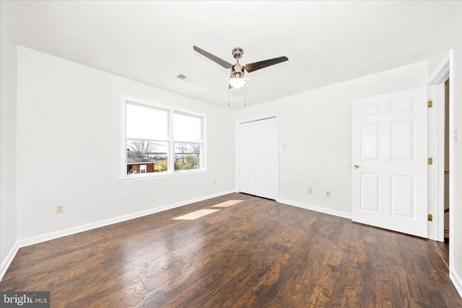 Building Photo - 1552 Crest View Ave