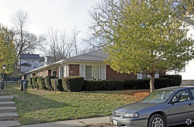 Primary Photo - 2035-2039 Mayfair Rd