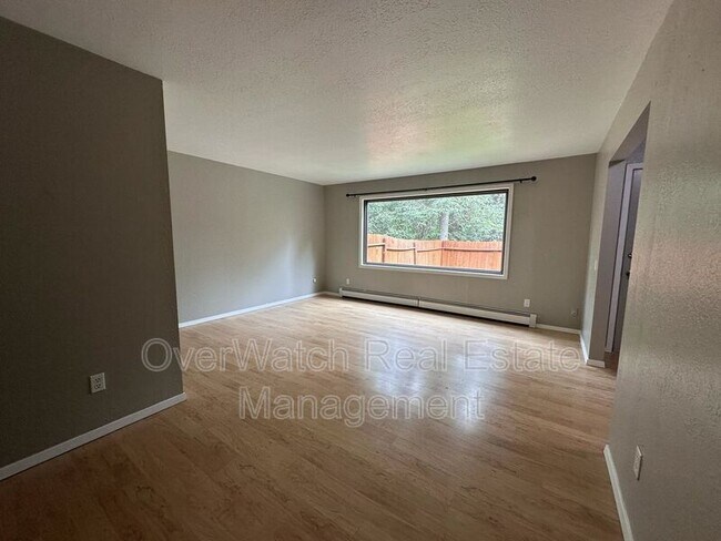 Building Photo - 6121 De Armoun Rd