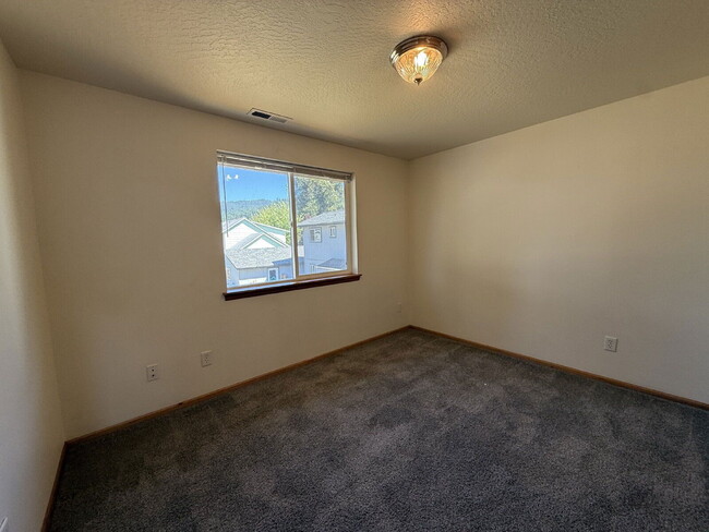 Building Photo - 6810 Aster St