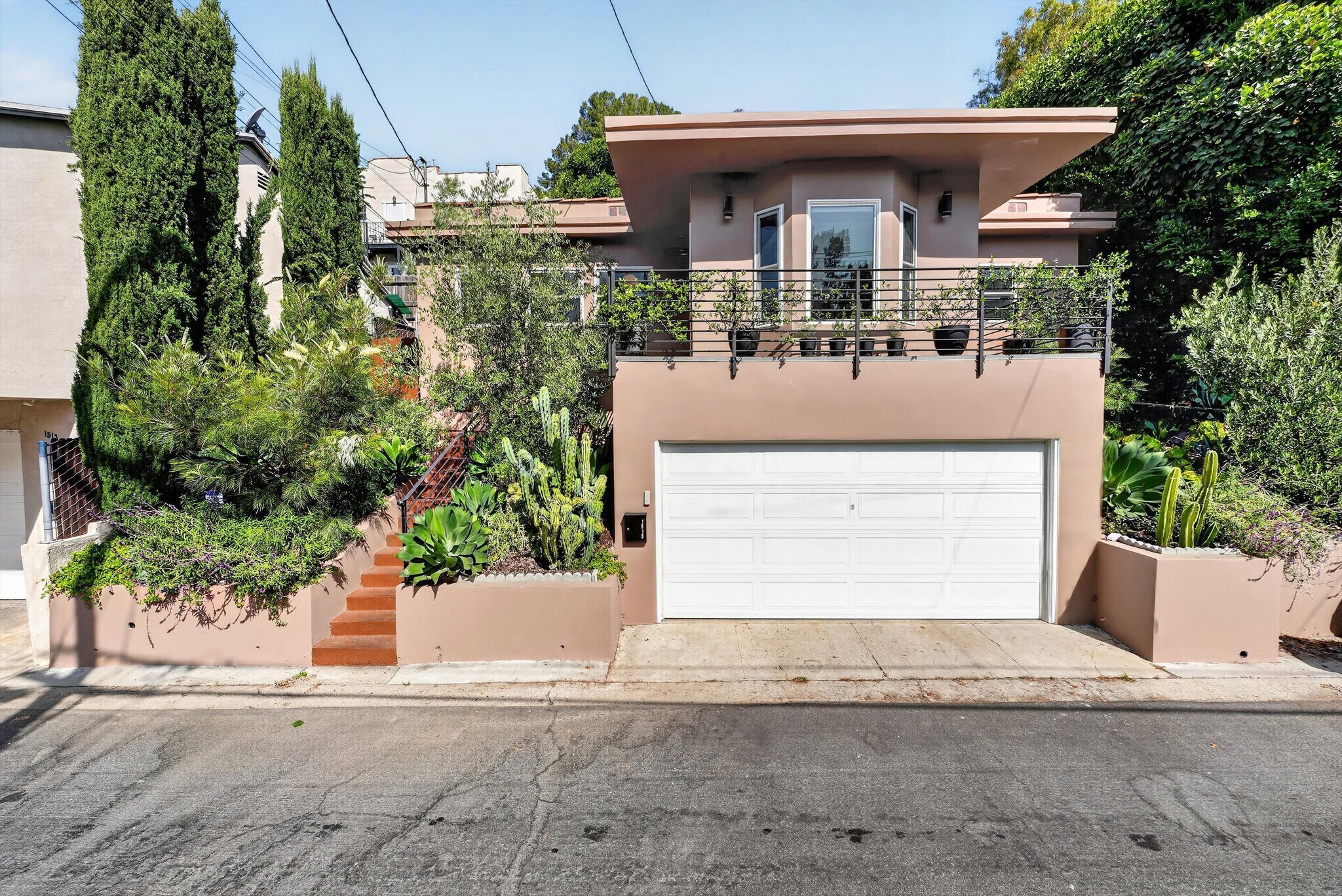 Building Photo - 1515 Rendall Pl