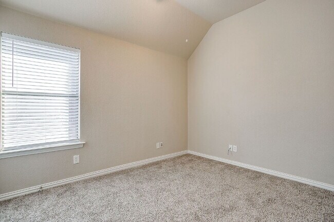 Building Photo - 3 bedroom, 2 bath Willow Park Beauty