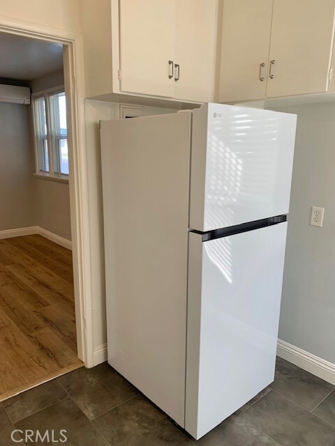 Building Photo - 2513 Tulare Ave