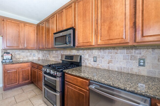 Building Photo - 26114 Sandersgate Ln