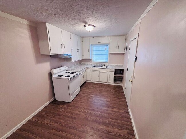 Building Photo - 5082 Lurline Dr