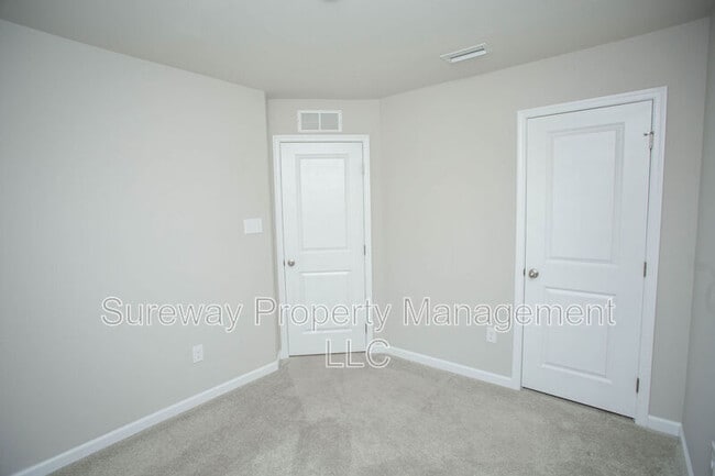 Building Photo - 2 Mulberry ln