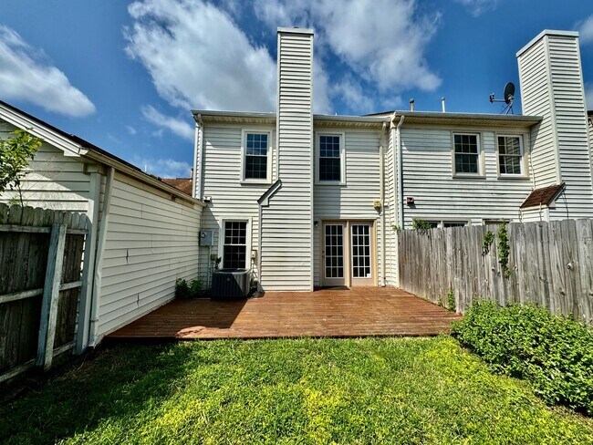 Building Photo - COMPLETELY Updated & Ready 08-21-26!! Sparkling Community Pool - Pet Friendly - Fenced Backyard!
