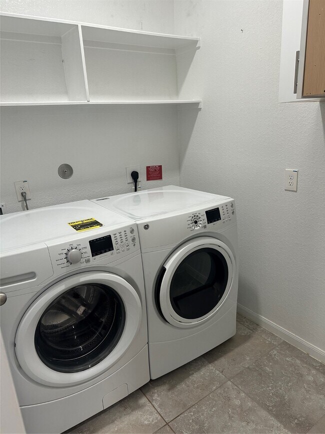 Building Photo - 6714 Scarlet Sagebrush St