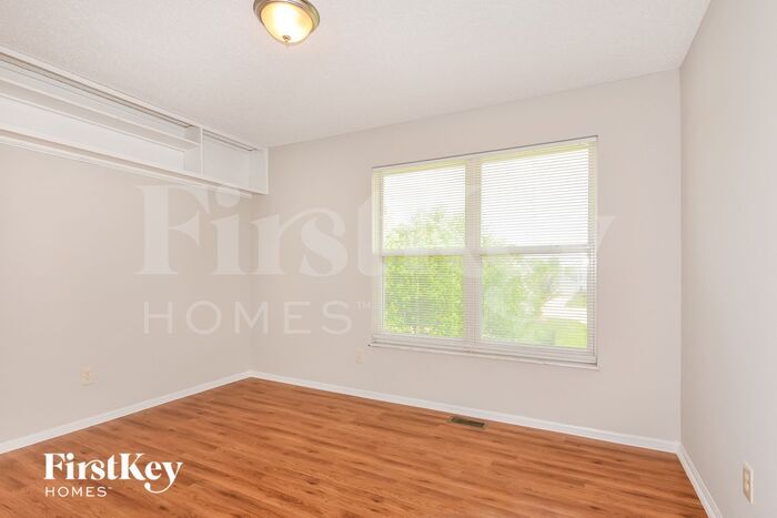 Building Photo - 2742 Bromley Dr