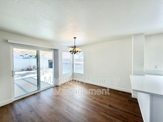 Building Photo - 15854 Pampas Ct