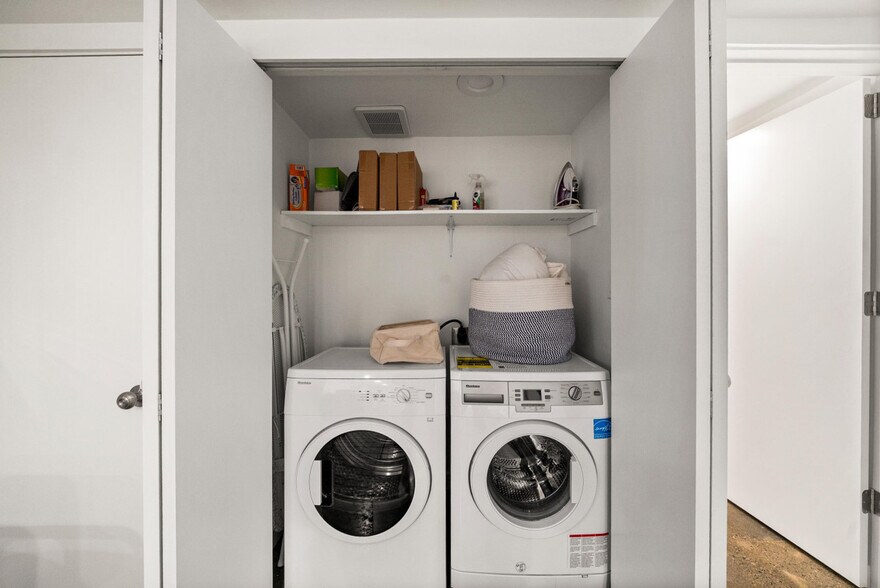 Building Photo - 957 NW 64th St