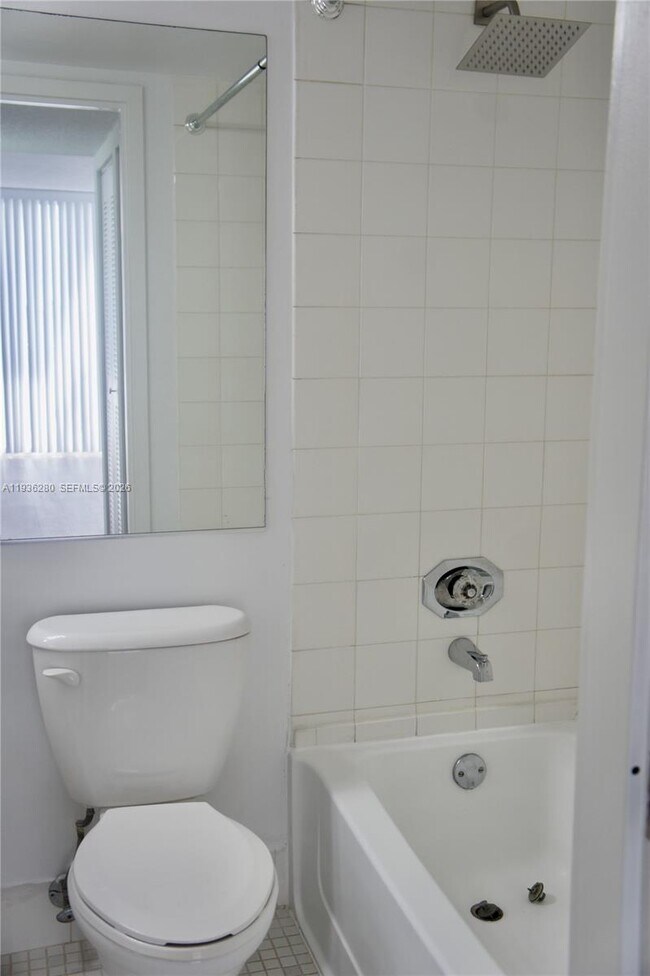 Building Photo - 7601 E Treasure Dr