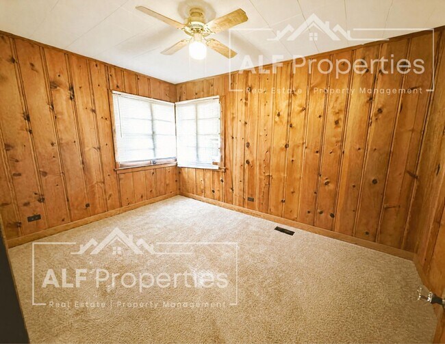 Building Photo - 2435 Westover Dr