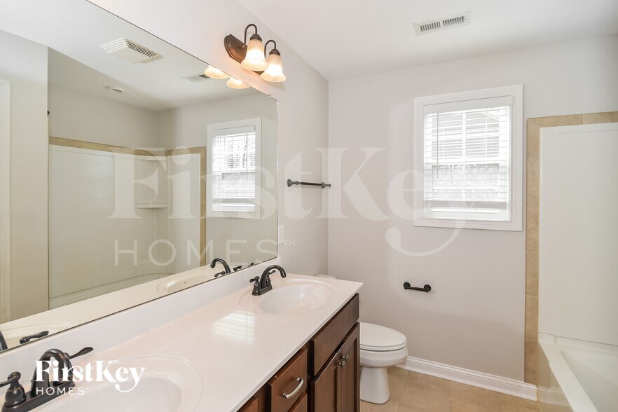 Building Photo - 388 Abeline Dr