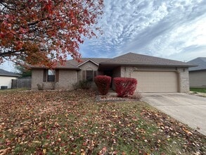 Building Photo - Sit Back, Relax. Your New home Awaits.