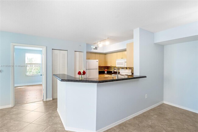 Building Photo - 1308 Villa Cir